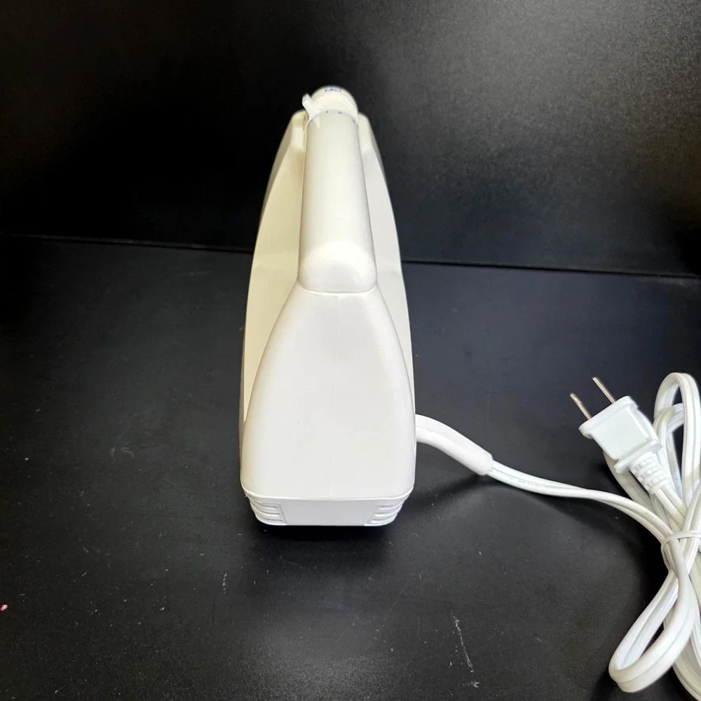 Windmere Homelines Hand Mixer Unisex OS White 3-Speed HLMXB-3 Retro Kitchen Tool